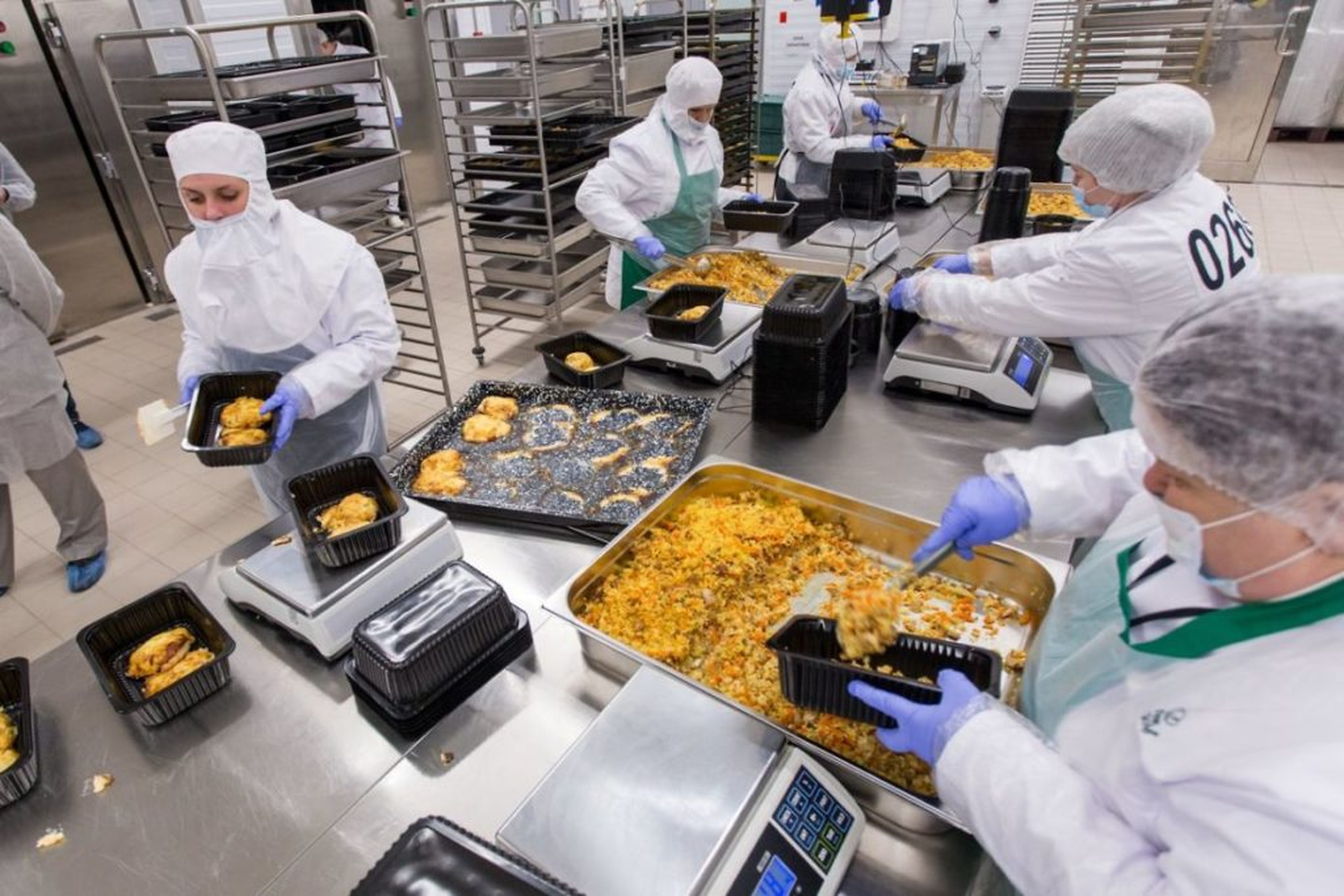 Ready-meal production and packaging — high-resolution reference photography